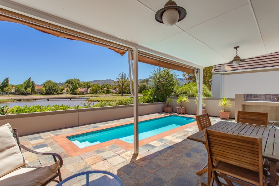 To Let 2 Bedroom Property for Rent in Boschenmeer Golf Country Estate Western Cape